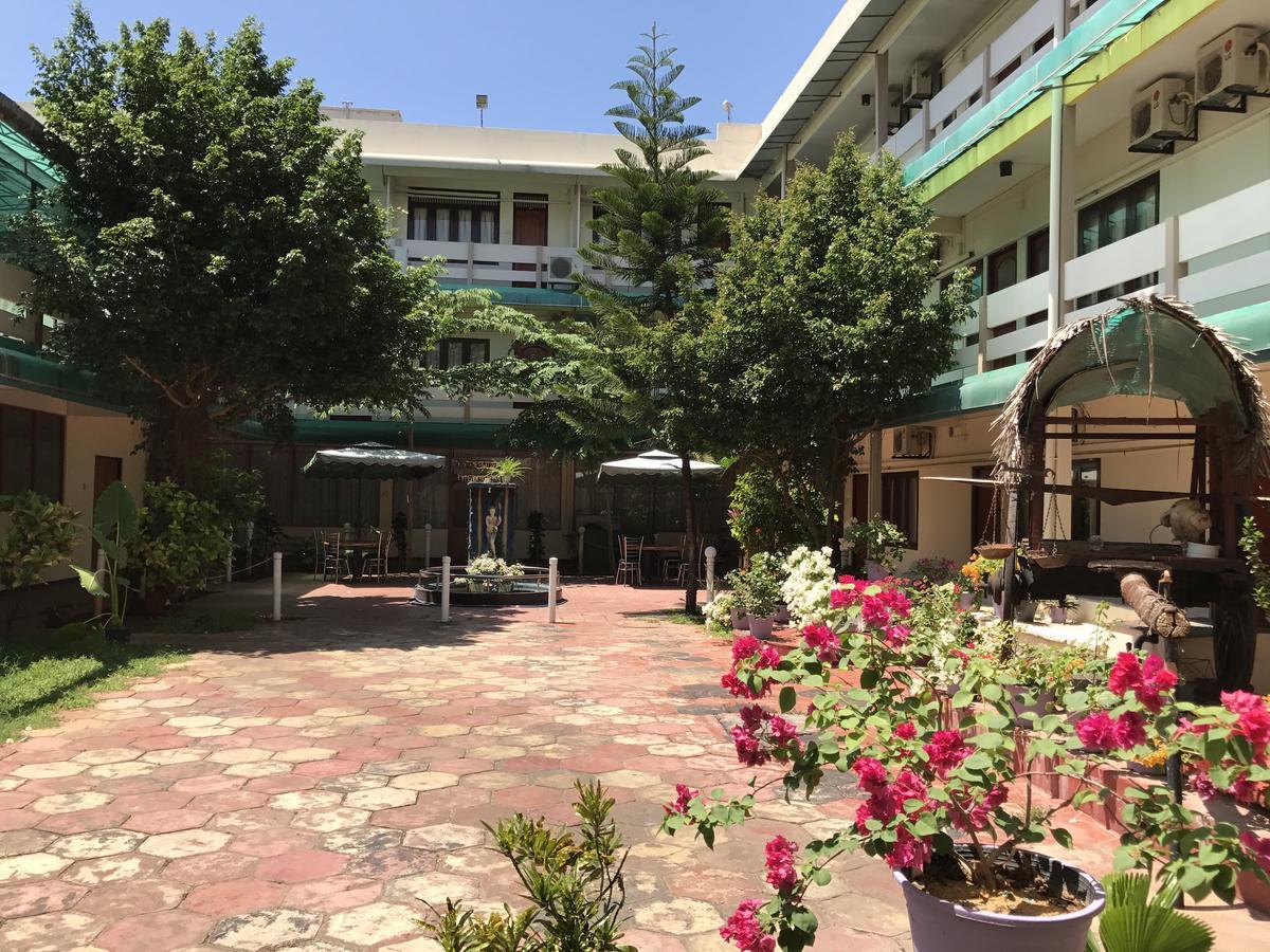ג'פנה Gnaanams Hotel And Restaurant מראה חיצוני תמונה