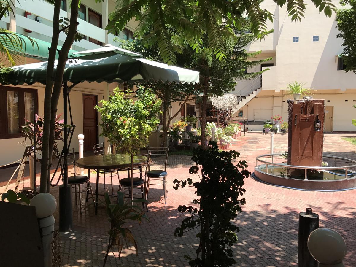 ג'פנה Gnaanams Hotel And Restaurant מראה חיצוני תמונה