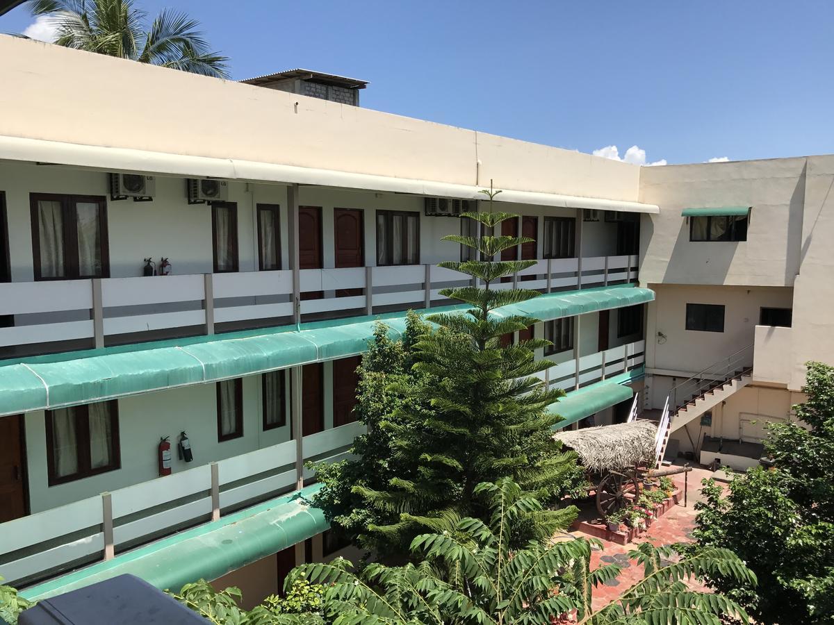 ג'פנה Gnaanams Hotel And Restaurant מראה חיצוני תמונה