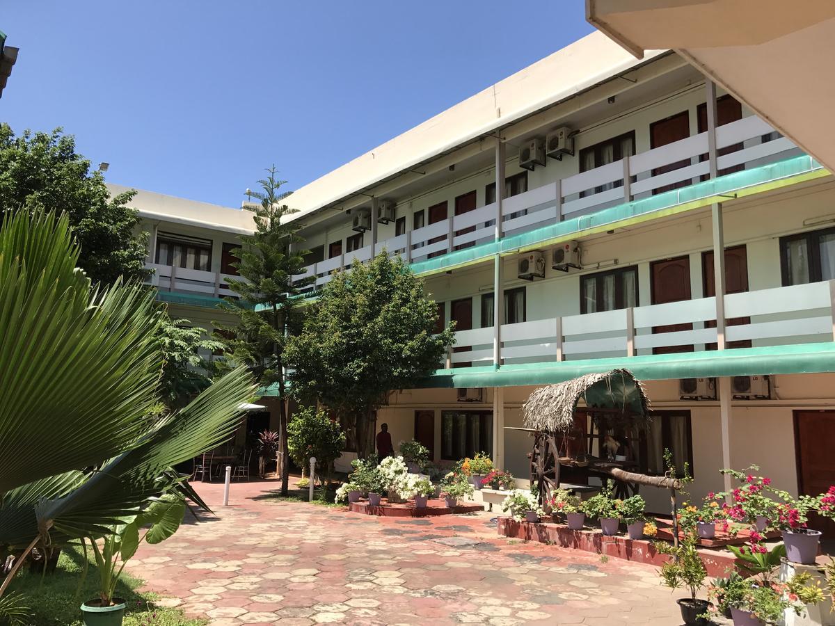 ג'פנה Gnaanams Hotel And Restaurant מראה חיצוני תמונה